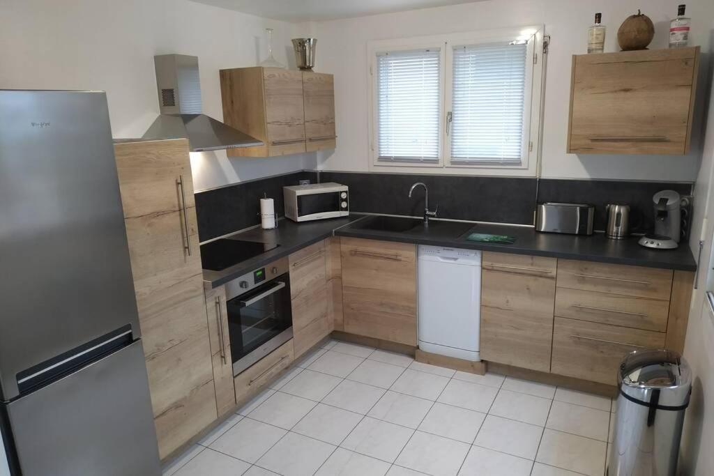 Appartement T3 Spacieux Avec Vue Sur L'Etang De Thau Au 1Er Etage D'Une Villa - Entree Independante セット エクステリア 写真